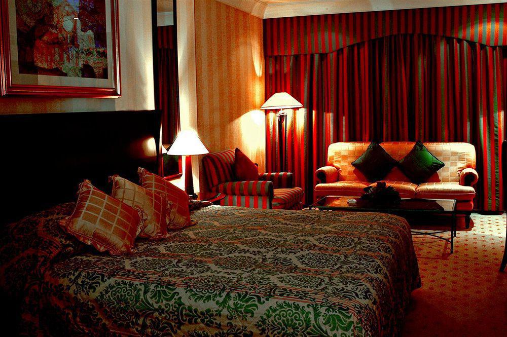 Le Meridien Τζέντα Εξωτερικό φωτογραφία A bedroom at the hotel